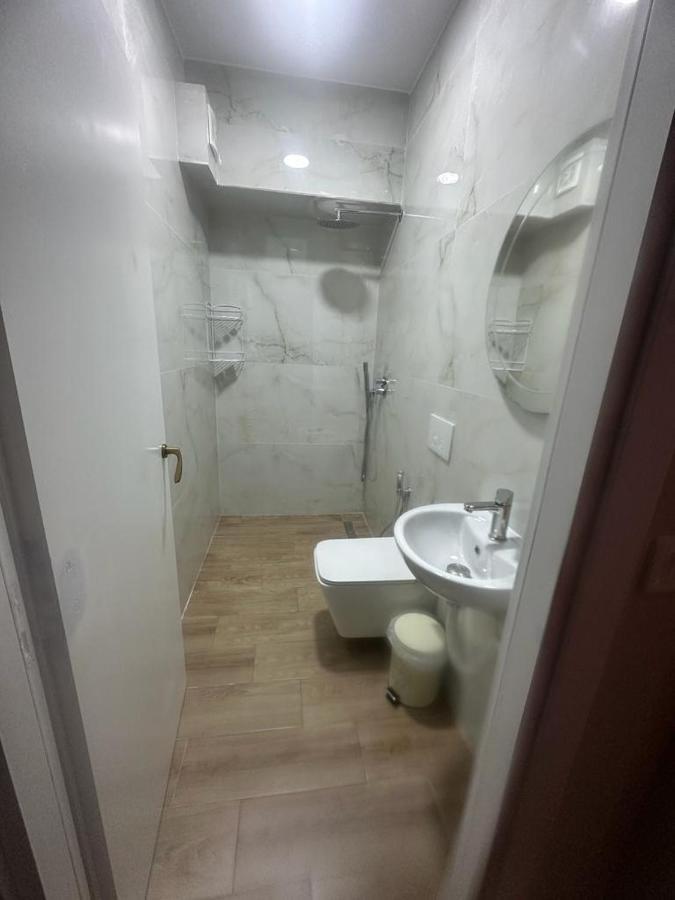 Hotel Her Vlore Exterior photo