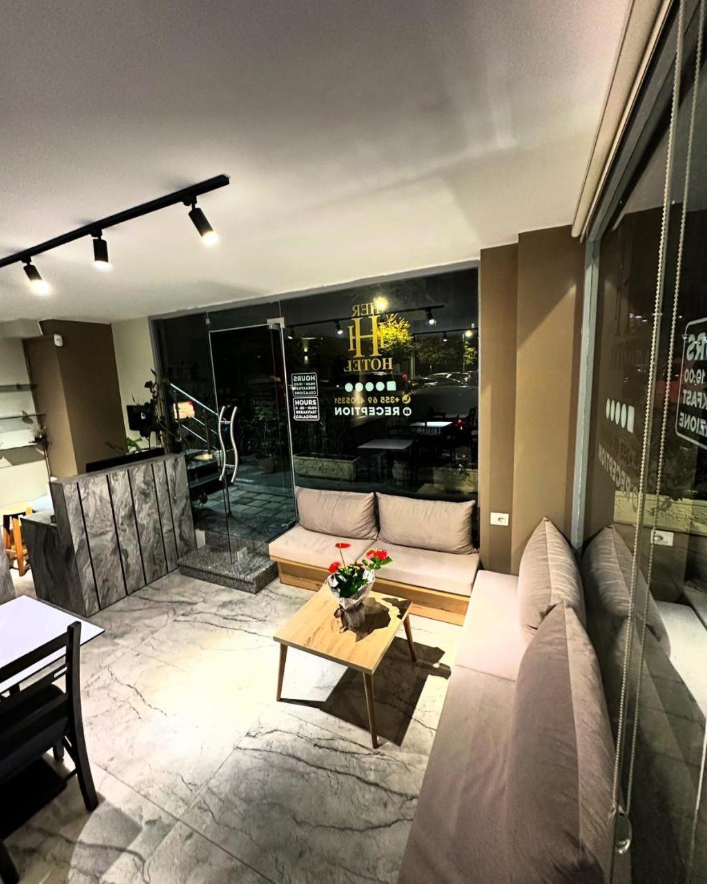 Hotel Her Vlore Exterior photo
